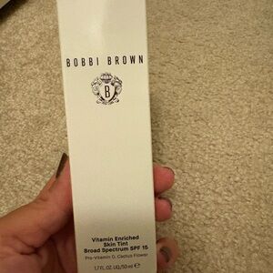 Bobbi Brown Vitamin Enriched Skin Tint - White